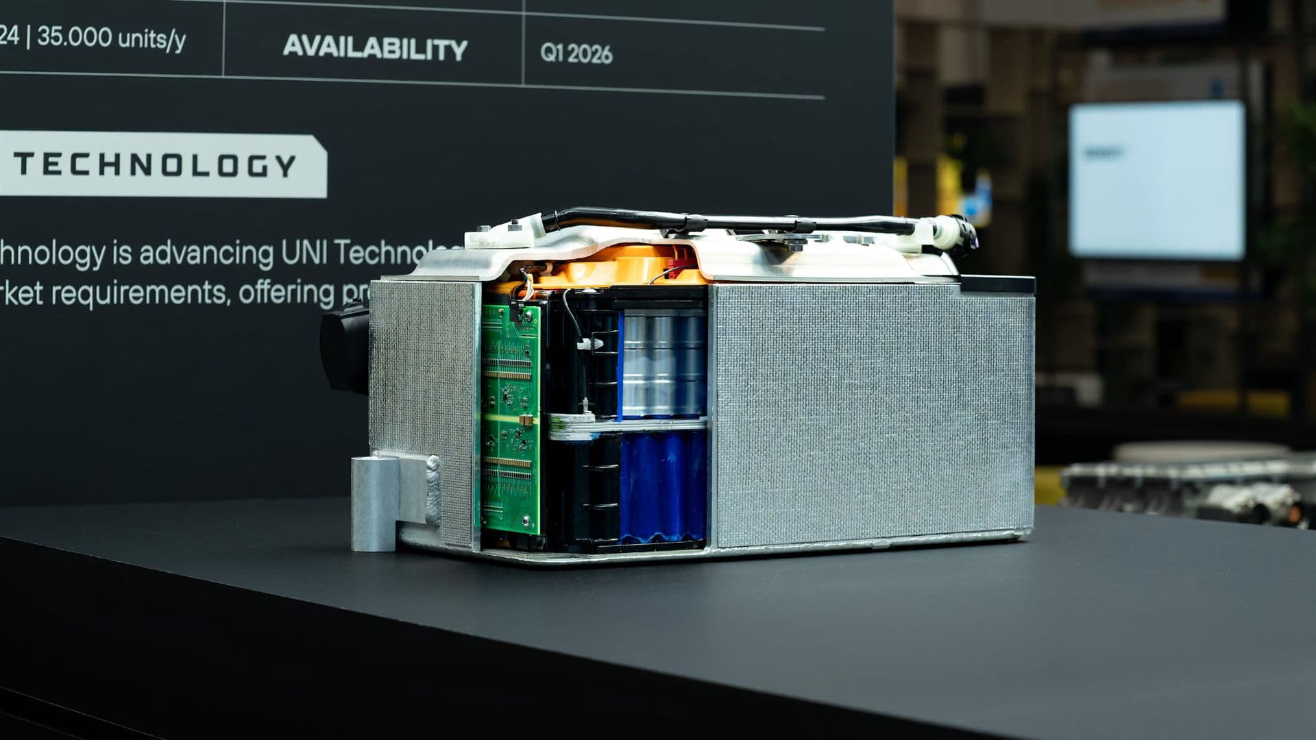 Xuất hiện pin thể rắn sạc nhanh hơn đổ xăng, hoàn toàn không cháy nổ, dự kiến 2027 sản xuất hàng loạt- Ảnh 5.