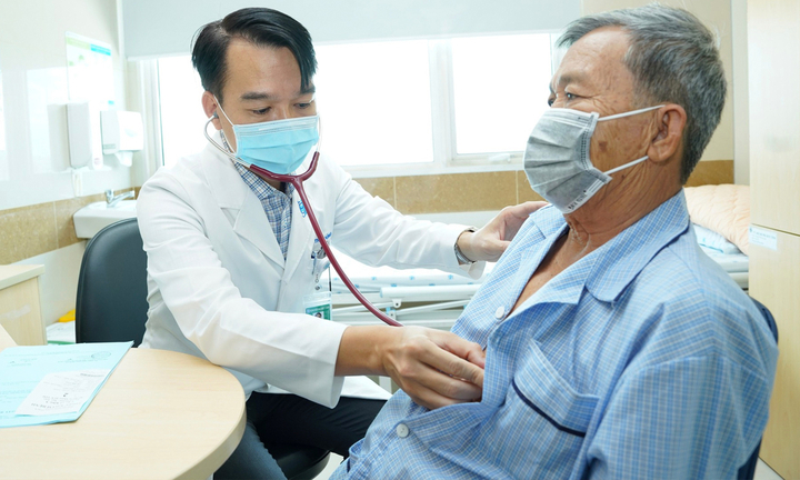Toàn dân miễn viện phí cơ bản từ năm 2030: Đột phá trong chăm sóc sức khỏe - Ảnh 1.