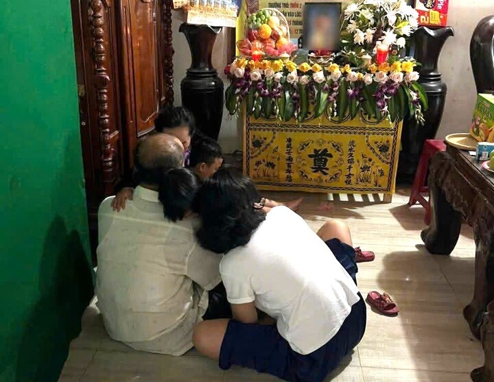 Xe chở rác tông chết học sinh: Nỗi đau của mẹ ở Đắk Lắk - Ảnh 1.