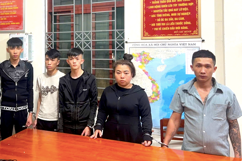 Nguyễn Thị Thanh Huệ cầm đầu băng nhóm ở Gia Lai chặn đường chém người - Ảnh 1.