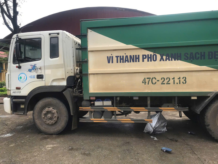 Xe chở rác tông chết học sinh: Nỗi đau của mẹ ở Đắk Lắk - Ảnh 2.