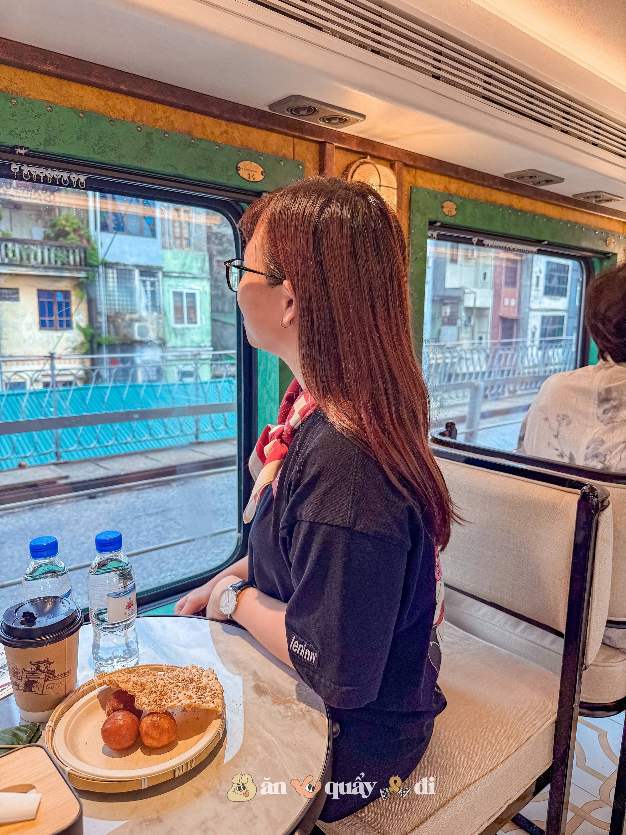 Chi 550k trải nghiệm 3,5h trên tàu "Hà Nội 5 cửa ô": Xịn như khách sạn hay còn điều gì khiến du khách lăn tăn? - Ảnh 8.