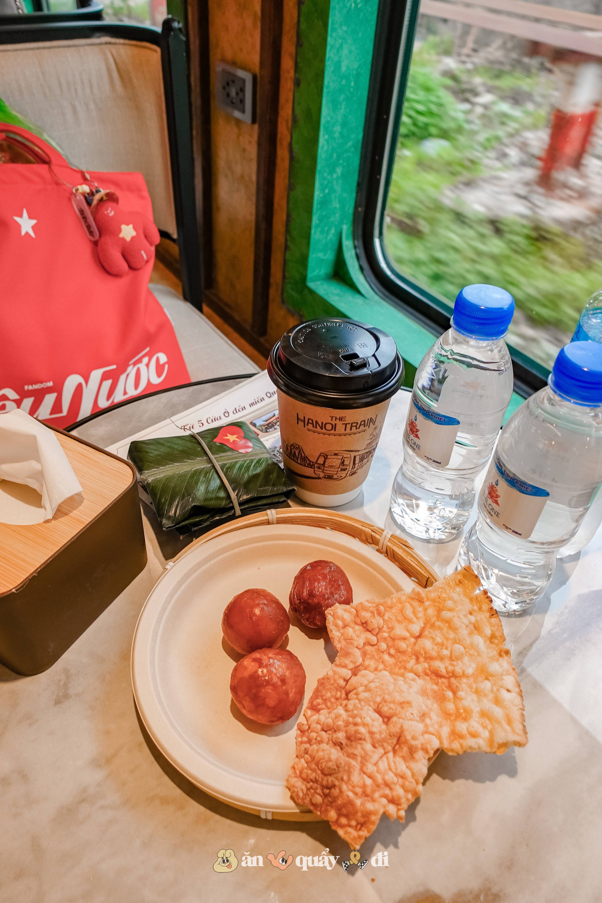 Chi 550k trải nghiệm 3,5h trên tàu "Hà Nội 5 cửa ô": Xịn như khách sạn hay còn điều gì khiến du khách lăn tăn? - Ảnh 16.