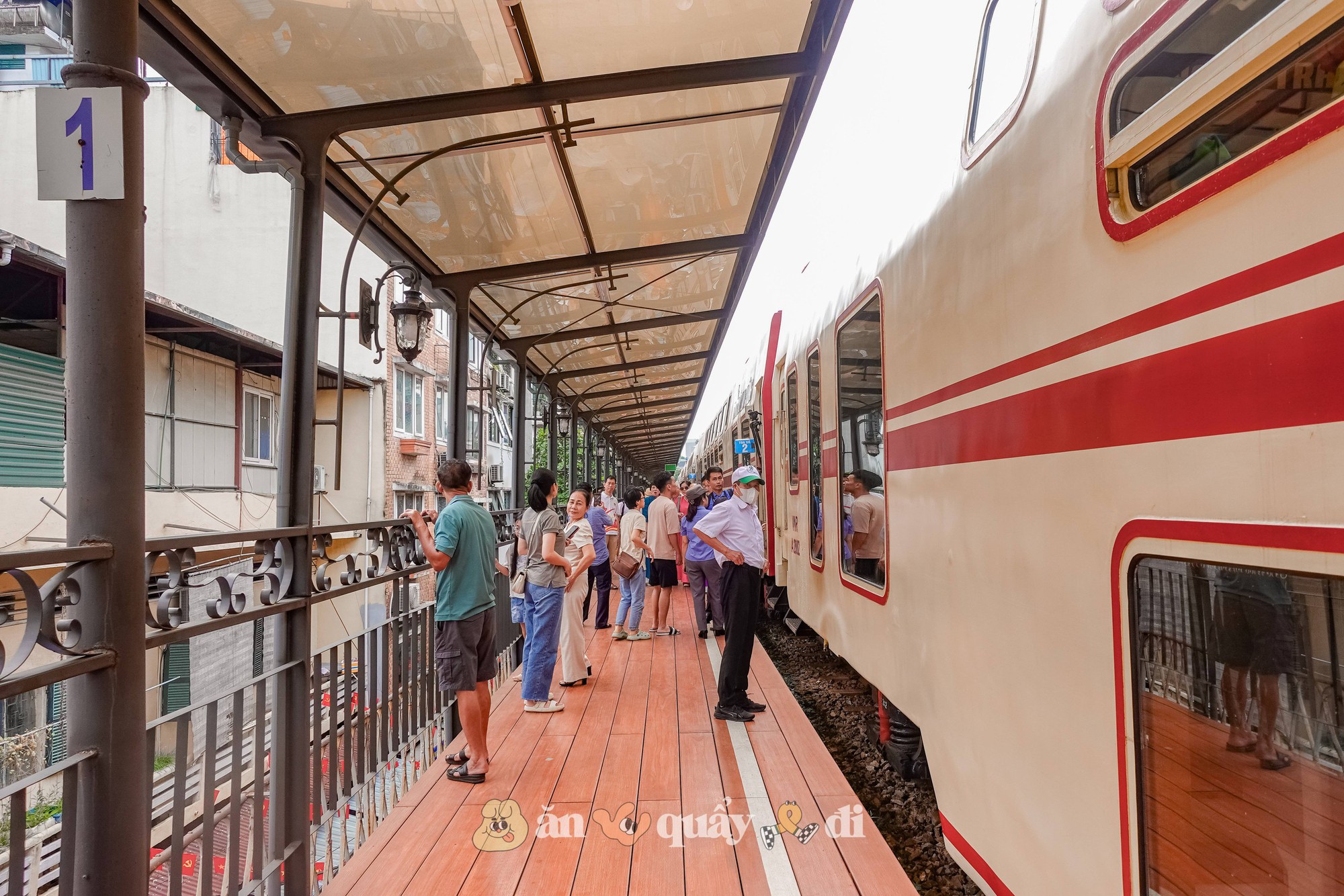 Chi 550k trải nghiệm 3,5h trên tàu "Hà Nội 5 cửa ô": Xịn như khách sạn hay còn điều gì khiến du khách lăn tăn? - Ảnh 19.