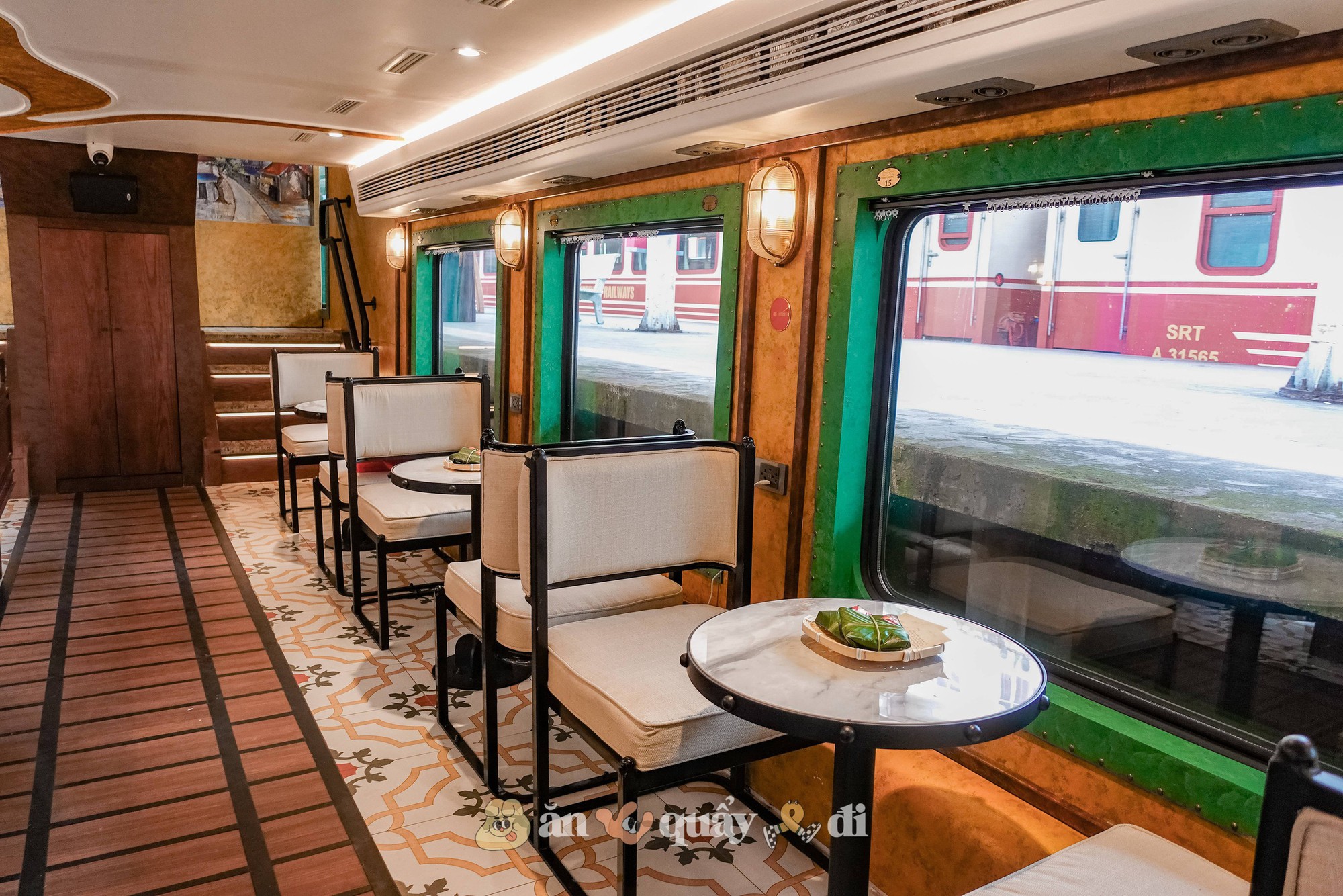 Chi 550k trải nghiệm 3,5h trên tàu "Hà Nội 5 cửa ô": Xịn như khách sạn hay còn điều gì khiến du khách lăn tăn? - Ảnh 3.