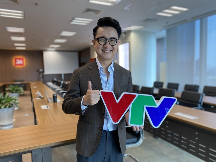 Điều ít người biết về nam MC VTV thay Xuân Bắc dẫn 'Vua tiếng Việt' - Ảnh 2. Điều ít người biết về nam MC VTV thay Xuân Bắc dẫn 'Vua tiếng Việt' - Ảnh 2.