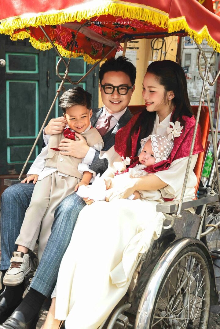 Điều ít người biết về nam MC VTV thay Xuân Bắc dẫn 'Vua tiếng Việt' - Ảnh 4. Điều ít người biết về nam MC VTV thay Xuân Bắc dẫn 'Vua tiếng Việt' - Ảnh 4.