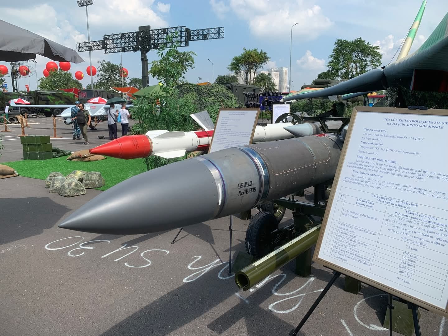Cận cảnh dàn tên lửa tấn công hiện đại của QĐND Việt Nam lộ diện ở công trình top 10 thế giới - Ảnh 3.