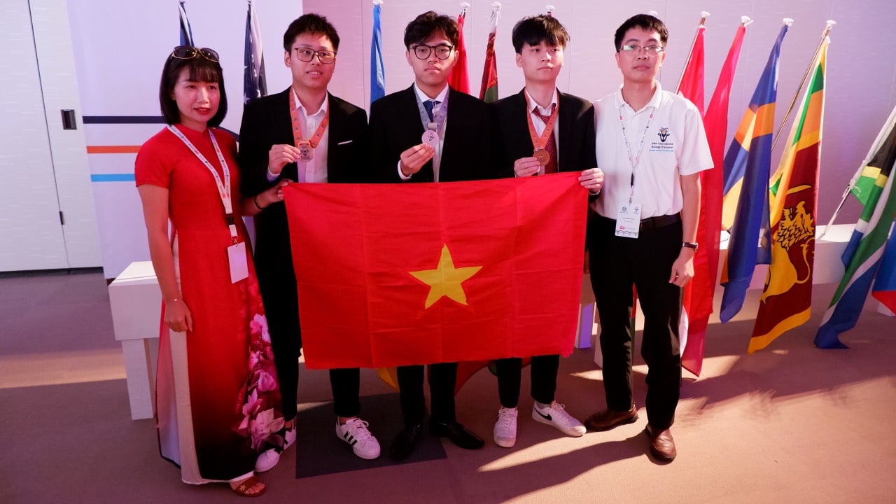 &Quot;Tinh Hoa Trong Tinh Hoa&Quot; - Thủ Khoa Kỳ Thi Bác Sĩ Nội Trú 2025 Từng Trưởng Thành Từ Ngôi Trường Cấp 3 Nổi Tiếng 13 6Bf51E3761C347Cab5Af727Dcab79282 1757596585300112974366 1757647742071 17576477429692048274719