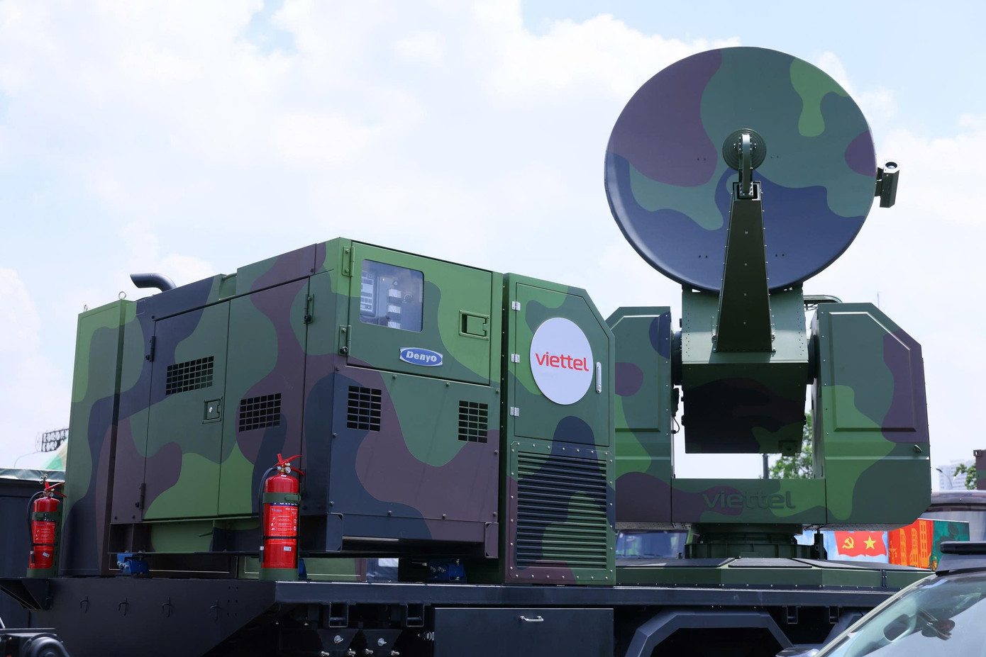 Tổ hợp chống UAV và ra - đa 3D phòng không ' made by Vietnam ' tại Triển lãm quốc phòng - Ảnh 2.