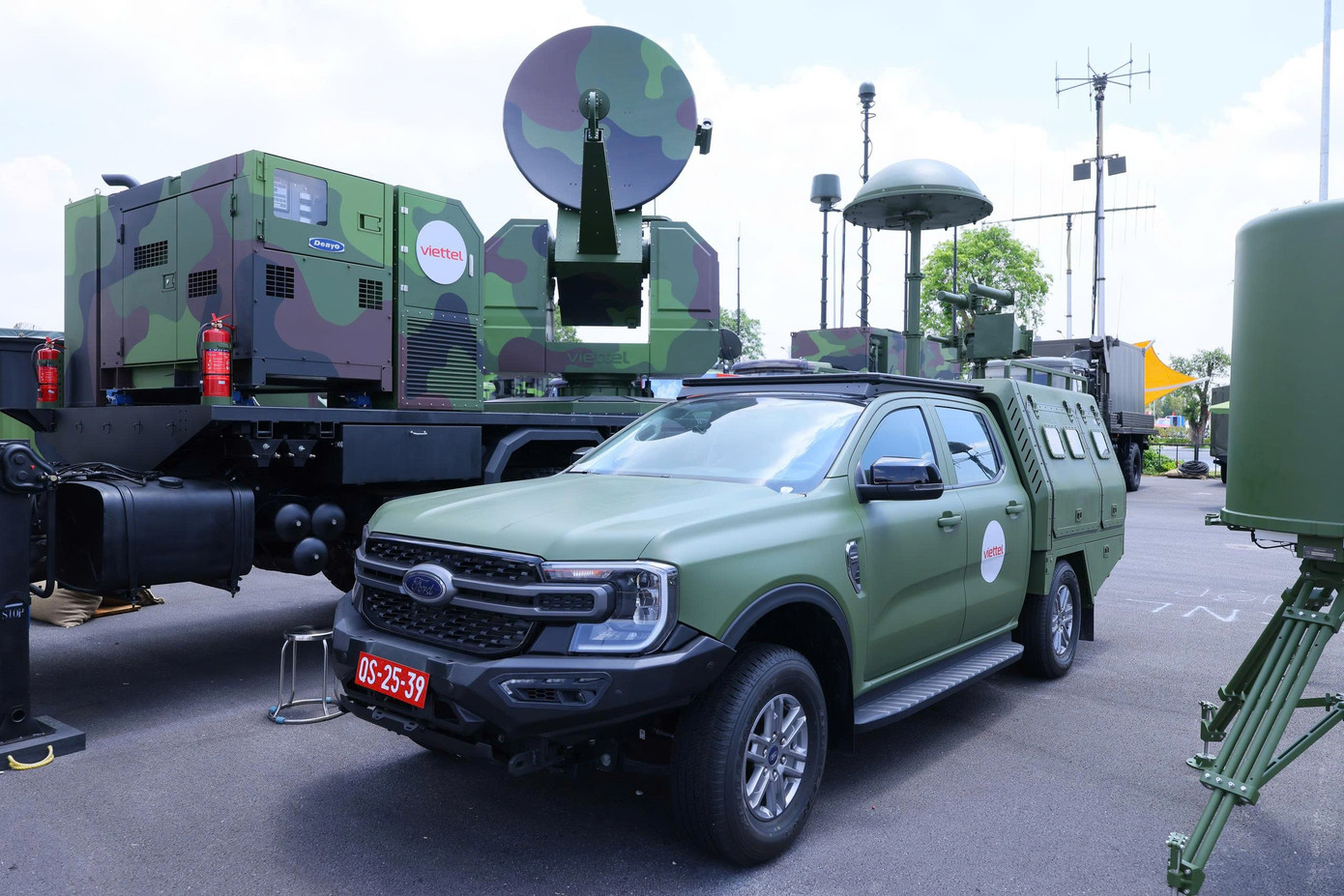 Tổ hợp chống UAV và ra - đa 3D phòng không ' made by Vietnam ' tại Triển lãm quốc phòng - Ảnh 3.