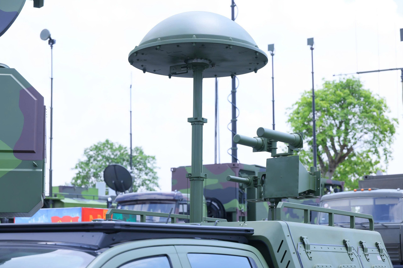 Tổ hợp chống UAV và ra - đa 3D phòng không ' made by Vietnam ' tại Triển lãm quốc phòng - Ảnh 4.