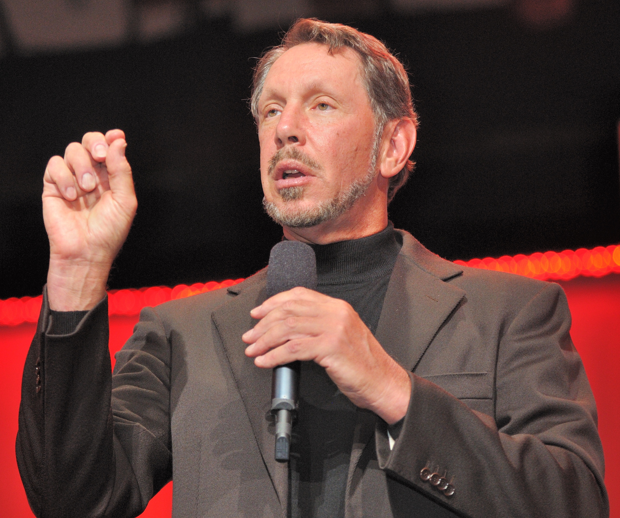 Larry Ellison vượt Elon Musk thành tỷ phú giàu nhất thế giới nhờ AI - Ảnh 3. Larry Ellison vượt Elon Musk thành tỷ phú giàu nhất thế giới nhờ AI - Ảnh 3.