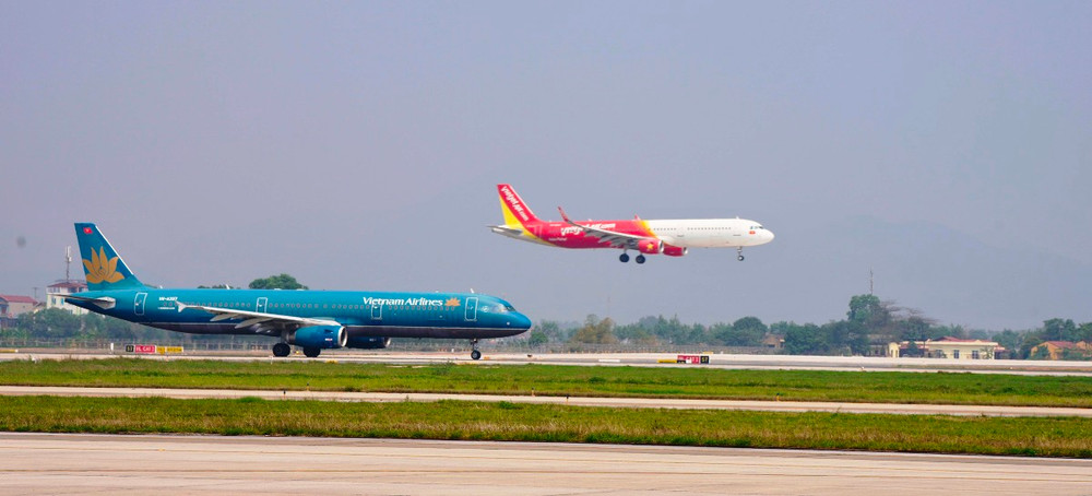 Vé máy bay Tết 2026 mở bán đợt đầu, đây là hạng hết nhanh nhất: Rẻ hơn hẳn thương gia, vẫn được ưu tiên - Ảnh 1.