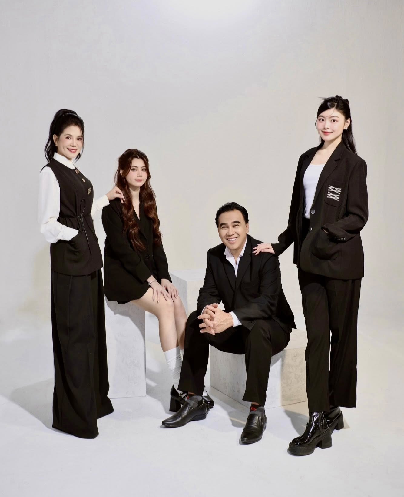 Nam nghệ sĩ Vbiz cưới vợ khi 2 bàn tay trắng, giờ ở nhà 21 tỷ, sinh 2 con gái đẹp như Hoa hậu - Ảnh 2.