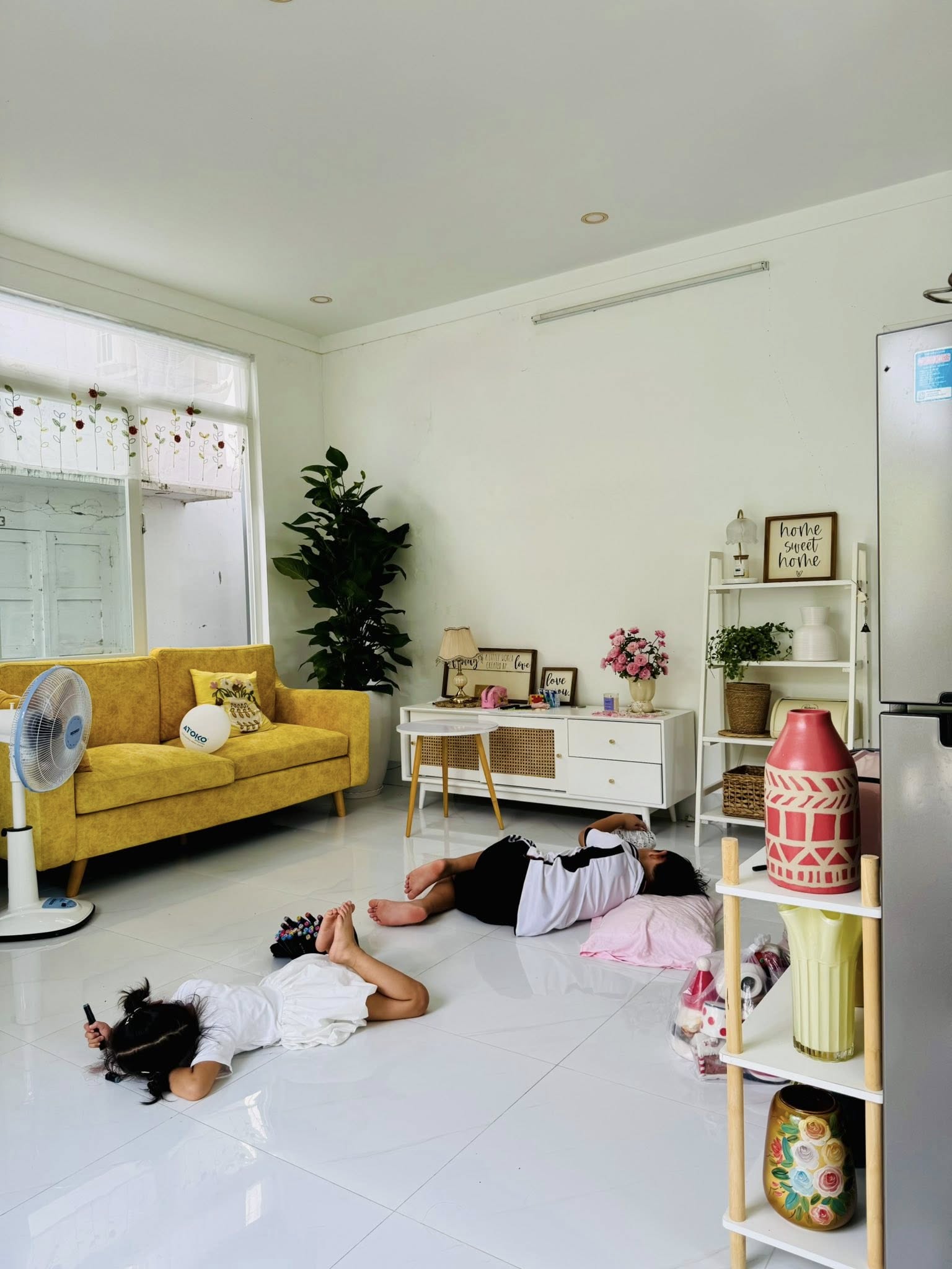 Từng mơ có "gác tía lầu son" rồi đột ngột chuyển hướng về quê mua nhà: Cuộc sống của mẹ 9x sau gần 3 năm thay đổi đến không ngờ- Ảnh 2. Từng mơ có "gác tía lầu son" rồi đột ngột chuyển hướng về quê mua nhà: Cuộc sống của mẹ 9x sau gần 3 năm thay đổi đến không ngờ- Ảnh 2.