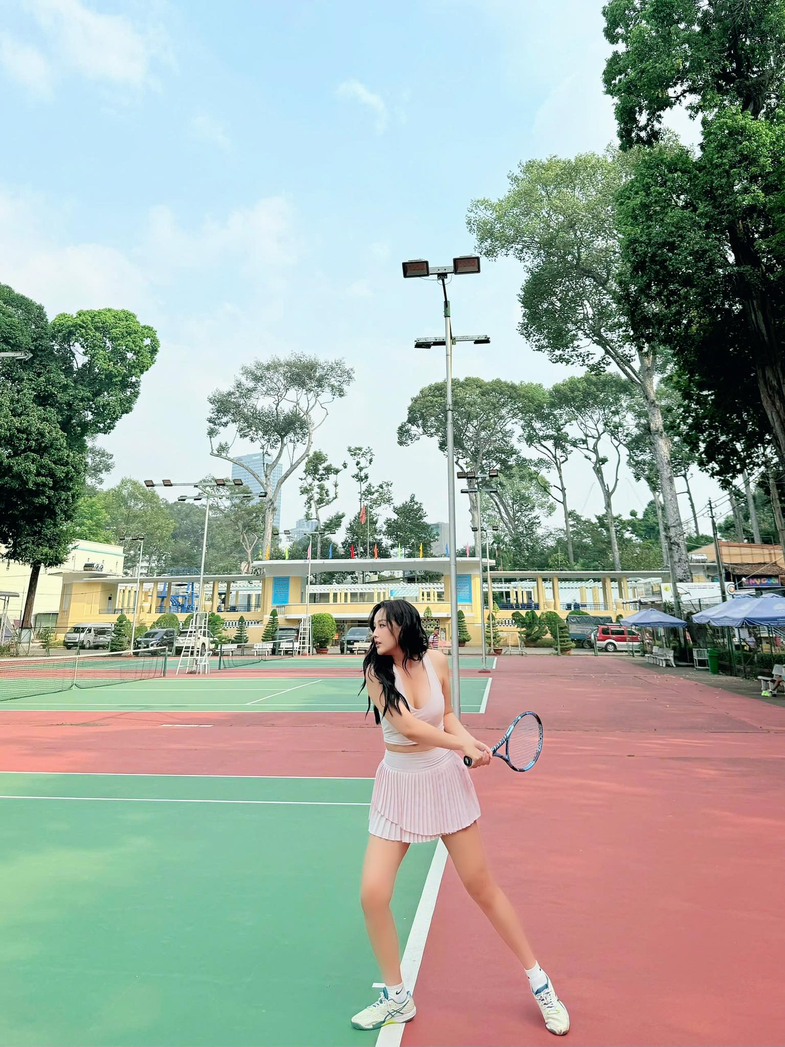 Mai Phương Thuý kể chuyện dở khóc dở cười khi chơi tennis- Ảnh 2.