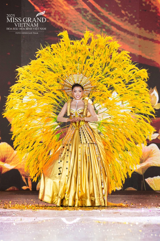 Miss Grand Vietnam gây tranh cãi vì mang bàn thờ gia tiên lên sân khấu, Tiểu Vy cũng dính Miss Grand Vietnam gây tranh cãi vì mang bàn thờ gia tiên lên sân khấu, Tiểu Vy cũng dính