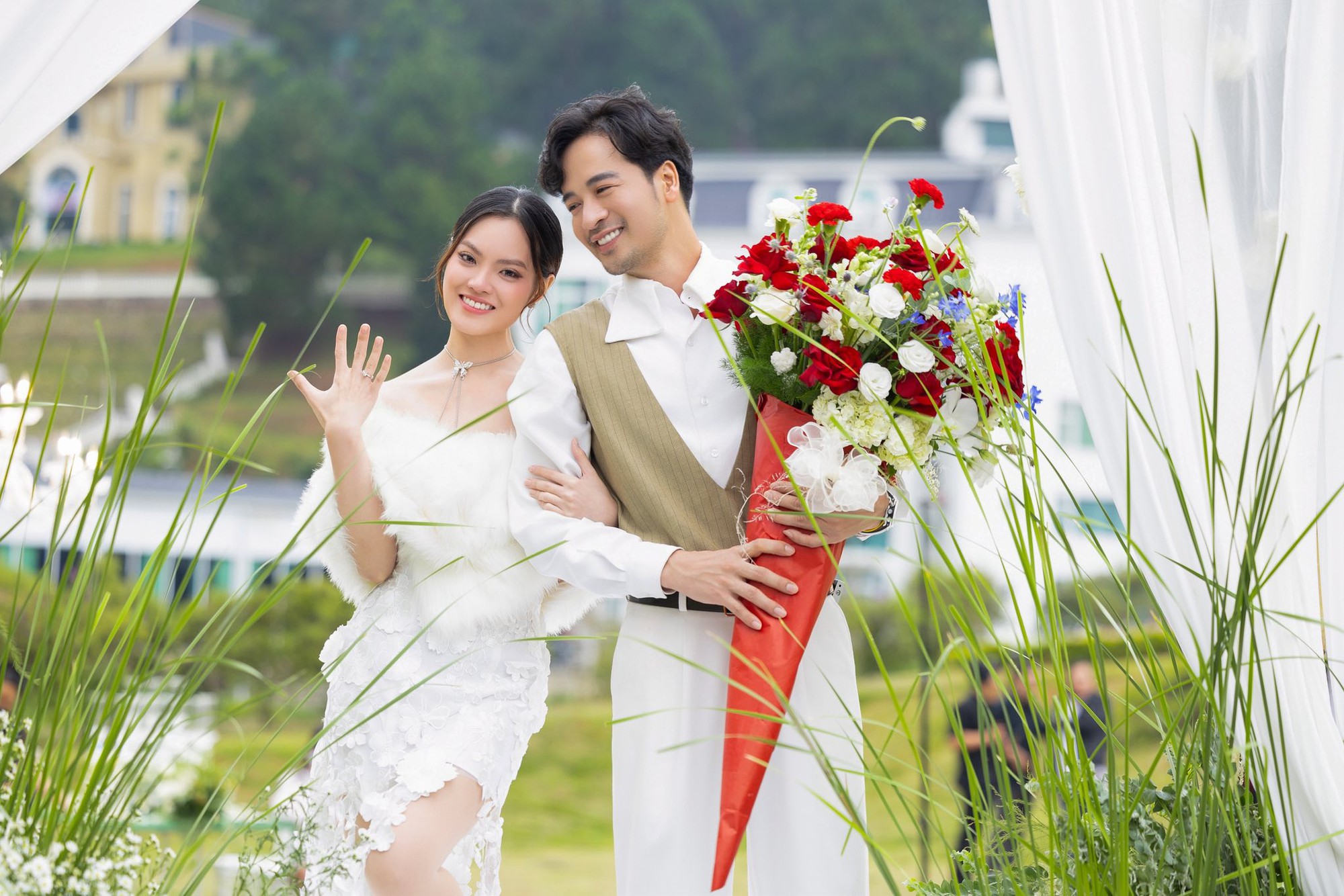 Diễn viên 41 tuổi vừa cầu hôn bạn gái bác sĩ kém 16 tuổi: Từng hủy hôn nữ nghệ sĩ nổi tiếng, siêu giàu - Ảnh 2. Diễn viên 41 tuổi vừa cầu hôn bạn gái bác sĩ kém 16 tuổi: Từng hủy hôn nữ nghệ sĩ nổi tiếng, siêu giàu - Ảnh 2.