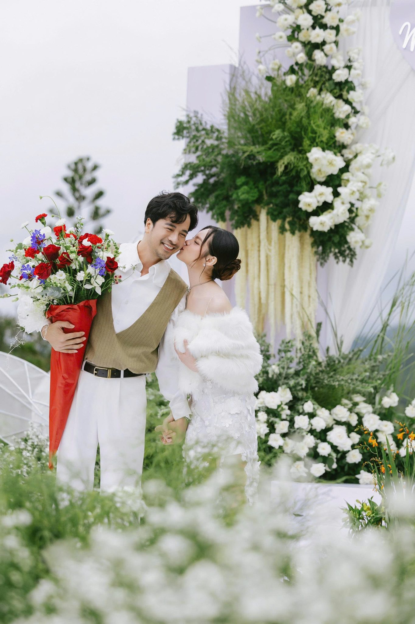 Diễn viên 41 tuổi vừa cầu hôn bạn gái bác sĩ kém 16 tuổi: Từng hủy hôn nữ nghệ sĩ nổi tiếng, siêu giàu - Ảnh 4. Diễn viên 41 tuổi vừa cầu hôn bạn gái bác sĩ kém 16 tuổi: Từng hủy hôn nữ nghệ sĩ nổi tiếng, siêu giàu - Ảnh 4.