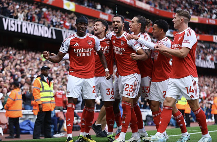 Tân binh tỏa sáng, Arsenal thắng đậm Nottingham Forest chiếm ngôi đầu Ngoại hạng - Ảnh 3.