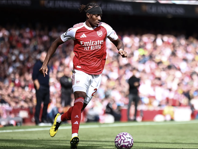 Tân binh tỏa sáng, Arsenal thắng đậm Nottingham Forest chiếm ngôi đầu Ngoại hạng - Ảnh 1.