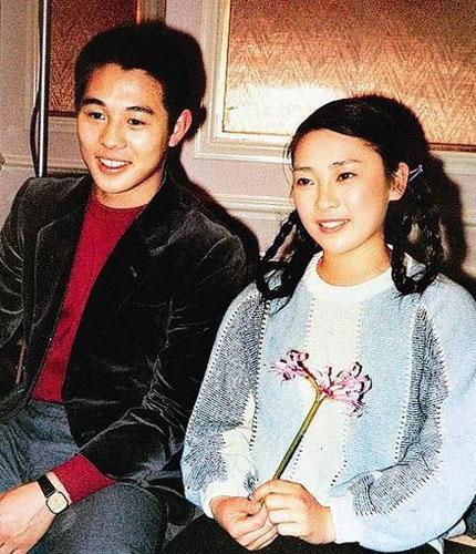 Nàng hậu ngực khủng tai tiếng nhất showbiz, khiến nam thần hạng A mê đến ruồng bỏ vợ con - Ảnh 4. Nàng hậu ngực khủng tai tiếng nhất showbiz, khiến nam thần hạng A mê đến ruồng bỏ vợ con - Ảnh 4.