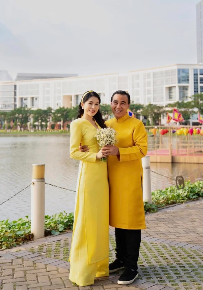 Nam nghệ sĩ Vbiz cưới vợ khi 2 bàn tay trắng, giờ ở nhà 21 tỷ, sinh 2 con gái đẹp như Hoa hậu - Ảnh 3.