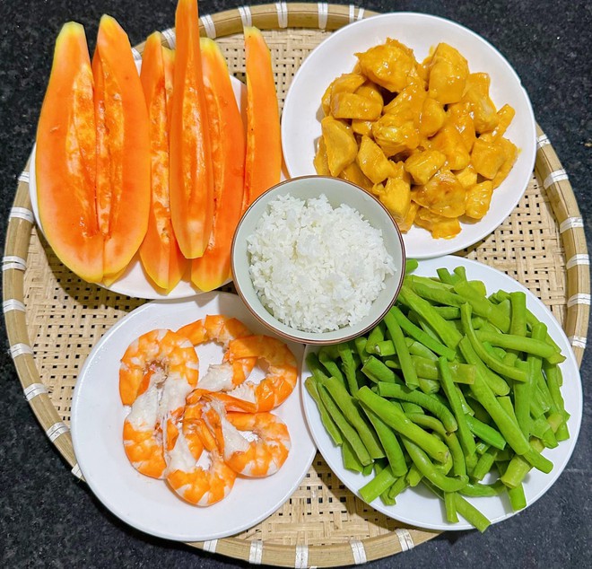 Cả nhà chồng thay phiên nhau nấu cơm cữ ngon cỡ nhà hàng cho bà đẻ: Mom này thắng đời 100-0 rồi!- Ảnh 4.