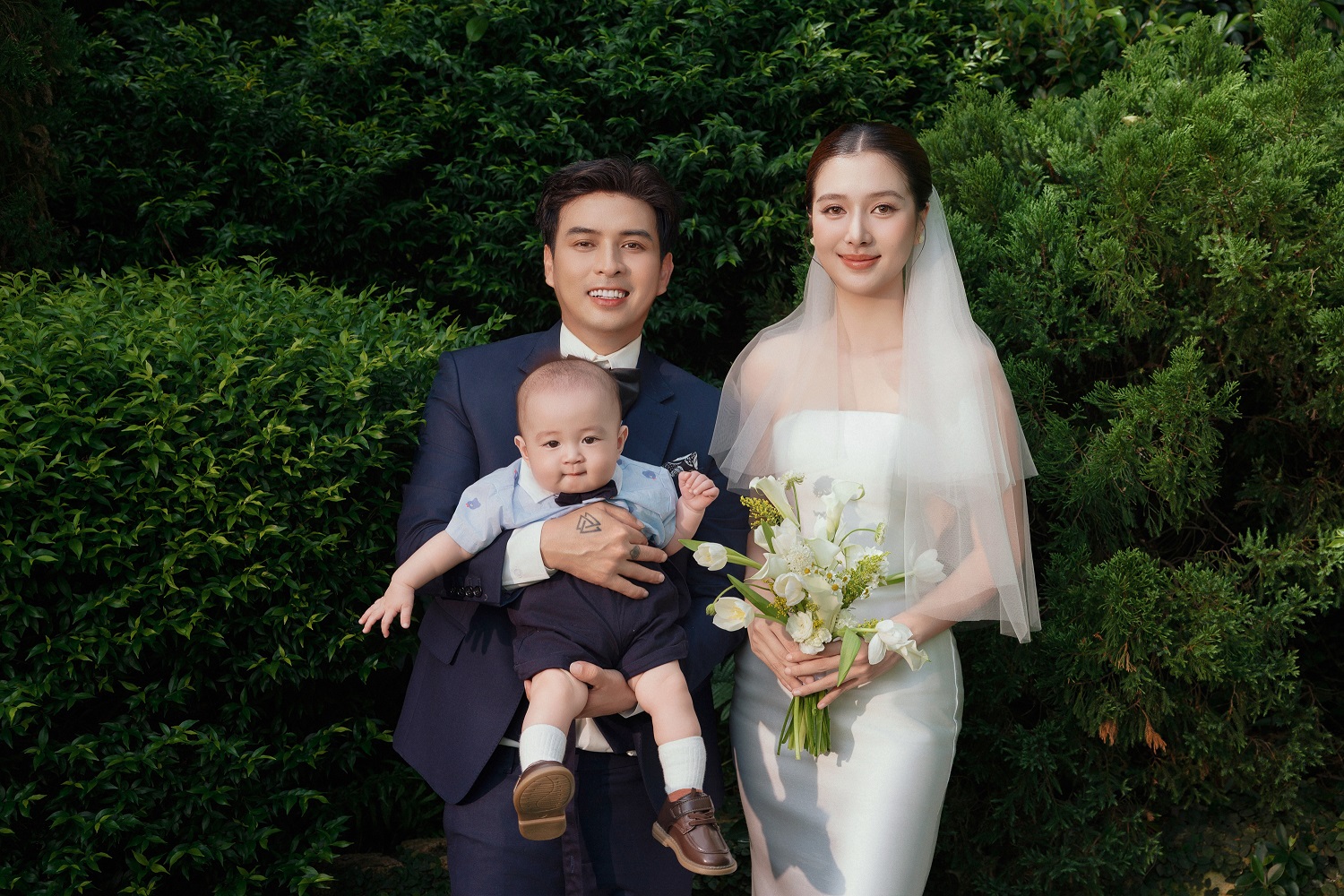 Nam ca sĩ chuẩn bị cưới vợ kém 17 tuổi: Bố một con, từng ly hôn sau 2 tháng kết hôn - Ảnh 1.