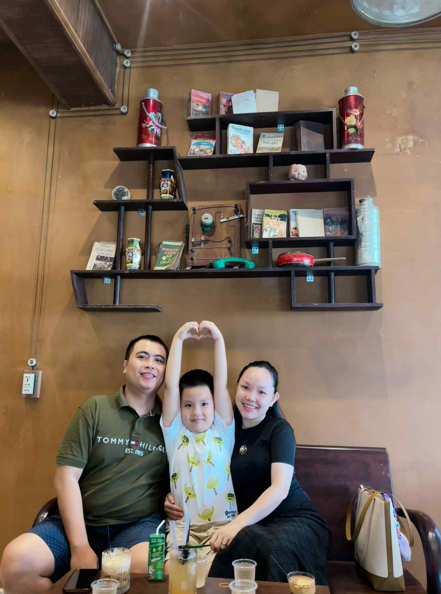 1 mom ở TP.HCM mỗi s&aacute;ng đều dậy sớm nấu ăn cho chồng con: Đ&atilde; chăm lại c&ograve;n kh&eacute;o, "c&ocirc; Tấm" thế n&agrave;y giờ chắc hơi hiếm c&oacute; kh&oacute; t&igrave;m- Ảnh 1.