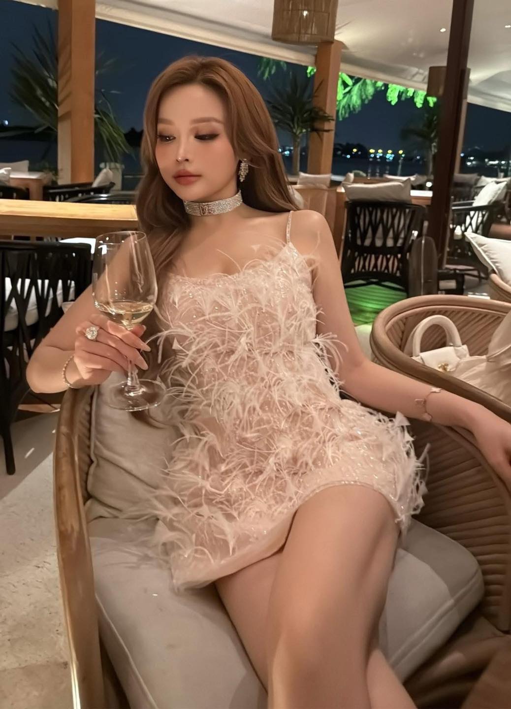 - Ảnh 4. - Ảnh 4.
