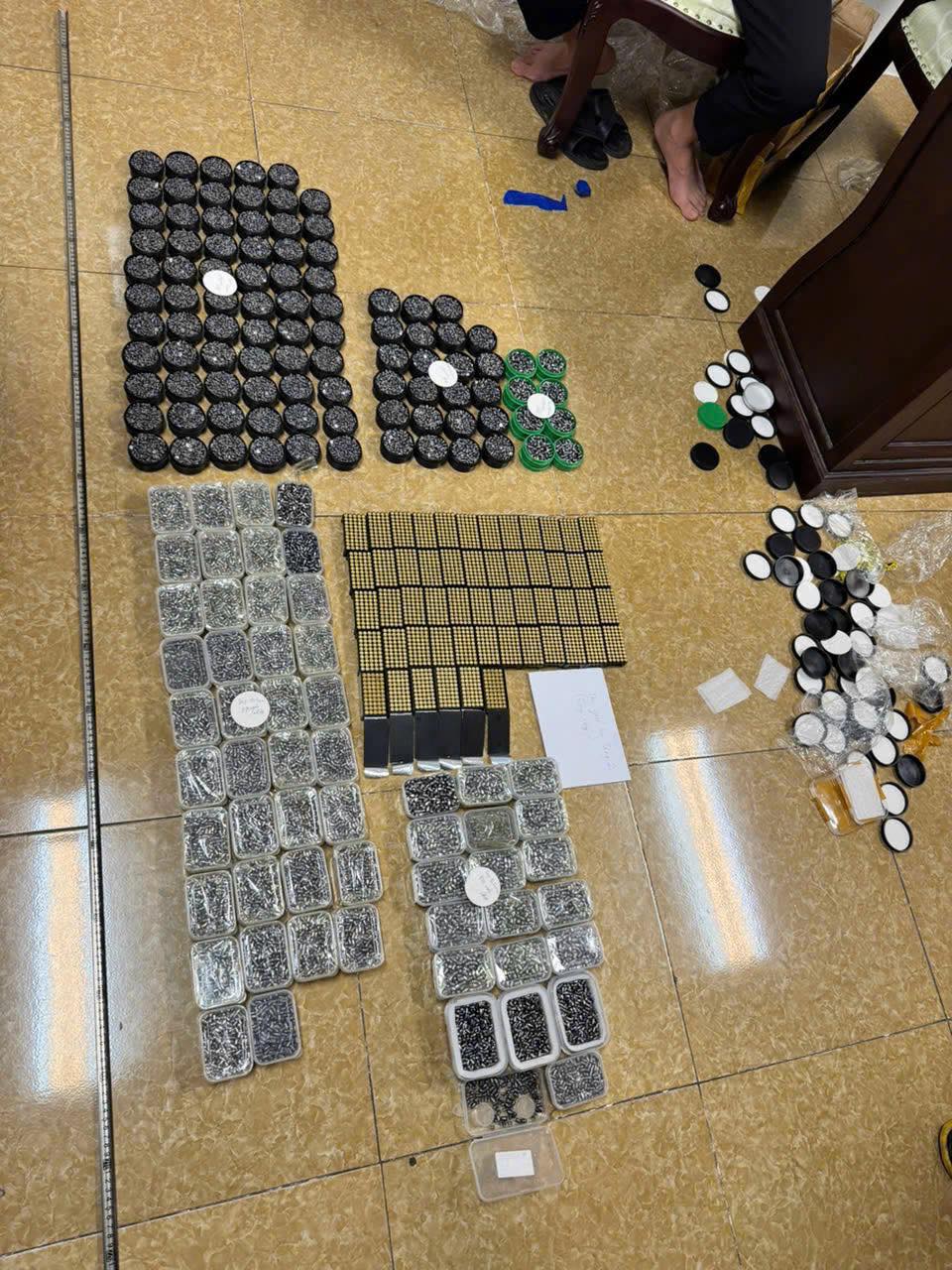 'Ông trùm' vũ khí quân dụng Ngô Quang Vỹ khai gì về 3.500 đơn hàng trái phép, thu lời hàng tỷ đồng? - Ảnh 4.