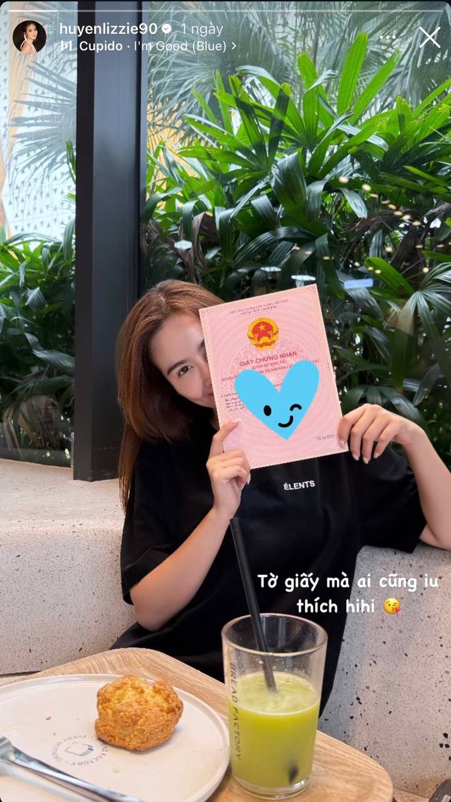 Mỹ nhân VFC cưới lần 2 sau khi ly hôn chồng doanh nhân? - Ảnh 3. Mỹ nhân VFC cưới lần 2 sau khi ly hôn chồng doanh nhân? - Ảnh 3.