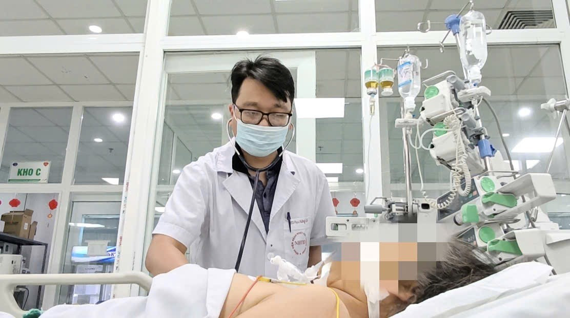 Cảnh báo nhiều người bị suy đa tạng chỉ sau vài ngày sốt xuất huyết - Ảnh 1. Cảnh báo nhiều người bị suy đa tạng chỉ sau vài ngày sốt xuất huyết - Ảnh 1.