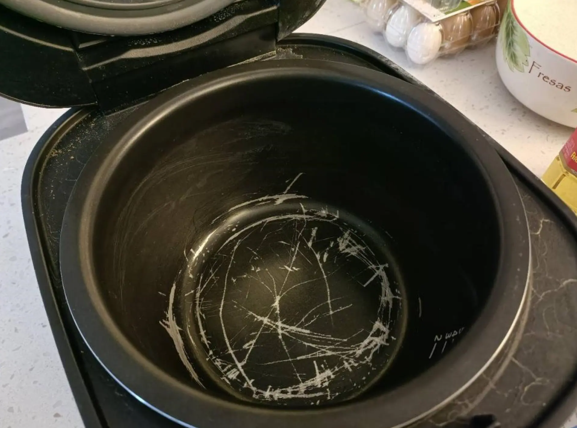 Dùng nồi cơm điện bong lớp chống dính có gây ung thư? - Ảnh 2.