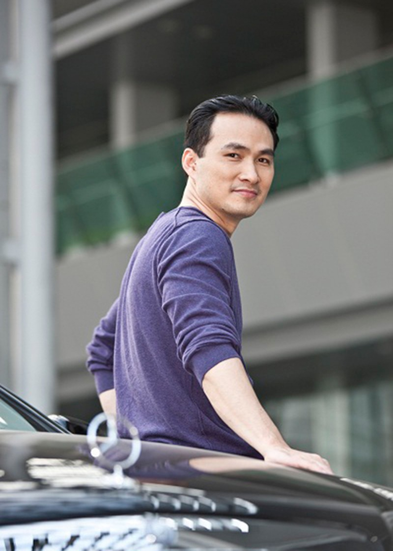 Nam nghệ sĩ tuyên bố rời showbiz về âm thầm làm đại gia, bất động sản trải từ Bắc vào Nam: U55 vẫn phong độ bên vợ đẹp kém 16 tuổi - Ảnh 1. Nam nghệ sĩ tuyên bố rời showbiz về âm thầm làm đại gia, bất động sản trải từ Bắc vào Nam: U55 vẫn phong độ bên vợ đẹp kém 16 tuổi - Ảnh 1.