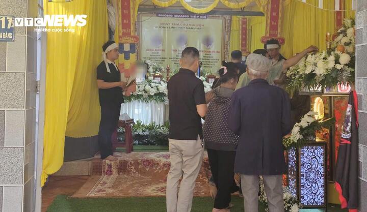 Thảm án Đắk Lắk: Bé gái 3 tuổi Quặn lòng khi hỏi ba mẹ đâu rồi - Ảnh 1.