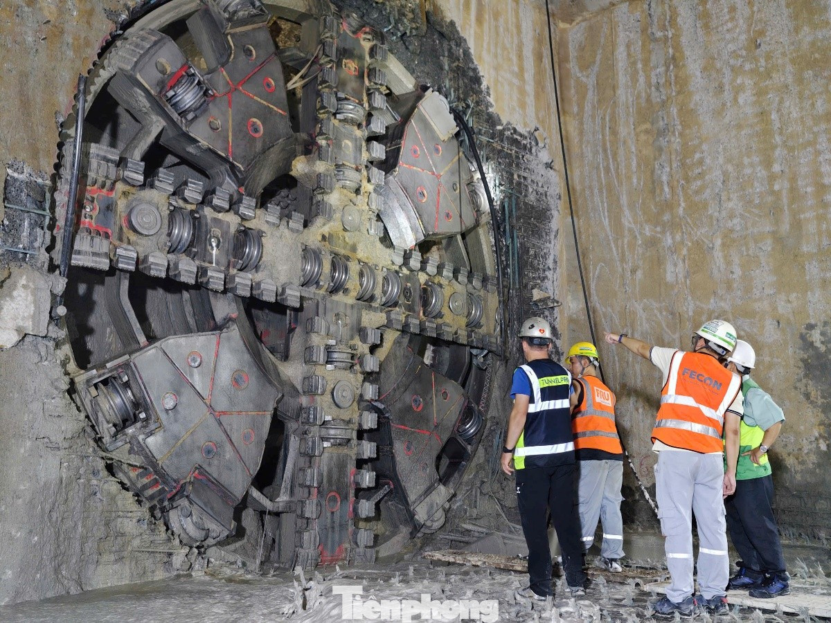 Robot Đào Hầm Tbm Số 2 Hoàn Thành Khoan Đến Ga Ngầm Cát Linh Của Metro Nhổn - Ga Hà Nội - Ảnh 2. Robot Đào Hầm Tbm Số 2 Hoàn Thành Khoan Đến Ga Ngầm Cát Linh Của Metro Nhổn - Ga Hà Nội - Ảnh 2.