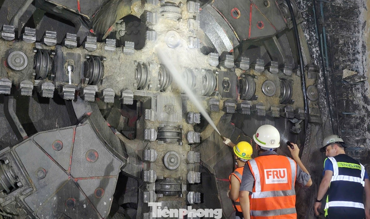 Robot Đào Hầm Tbm Số 2 Hoàn Thành Khoan Đến Ga Ngầm Cát Linh Của Metro Nhổn - Ga Hà Nội - Ảnh 4. Robot Đào Hầm Tbm Số 2 Hoàn Thành Khoan Đến Ga Ngầm Cát Linh Của Metro Nhổn - Ga Hà Nội - Ảnh 4.