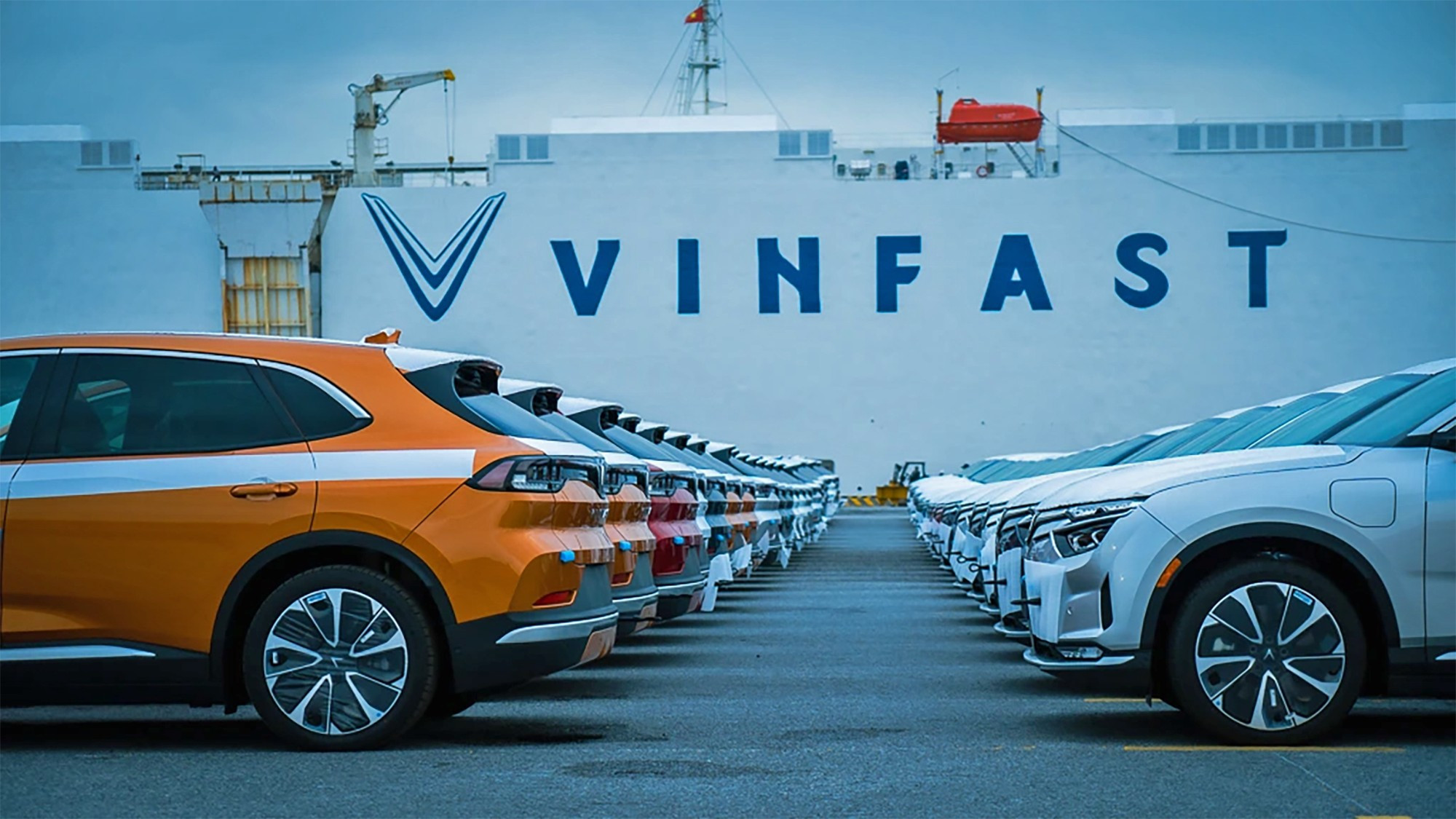 Độc quyền trên Tiền Phong: Vingroup nói thẳng về lỗ, lãi, tin đồn lãnh đạo - Ảnh 4.