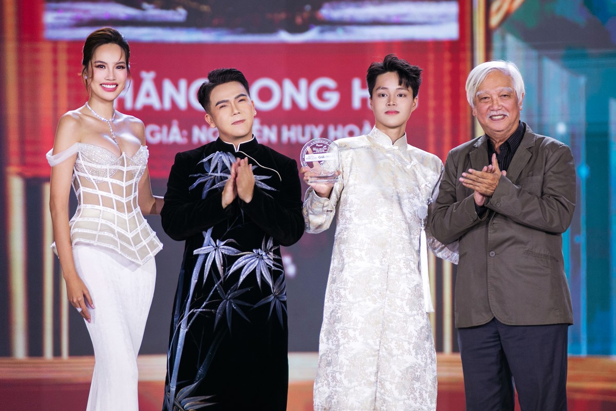 Học trò NTK Minh Châu giành chiến thắng thiết kế Trang phục Văn hóa Dân tộc tại Miss Grand Vietnam 2025- Ảnh 1.