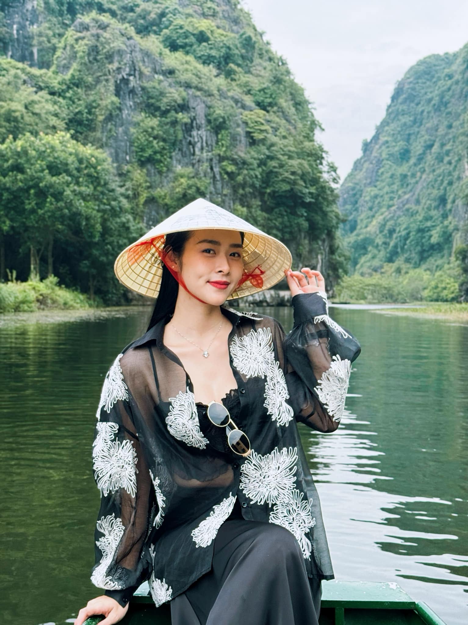 Diệp Bảo Ngọc nói về cảnh cởi trần trước mặt Võ Tấn Phát và nụ hôn ở góc chợ- Ảnh 4.