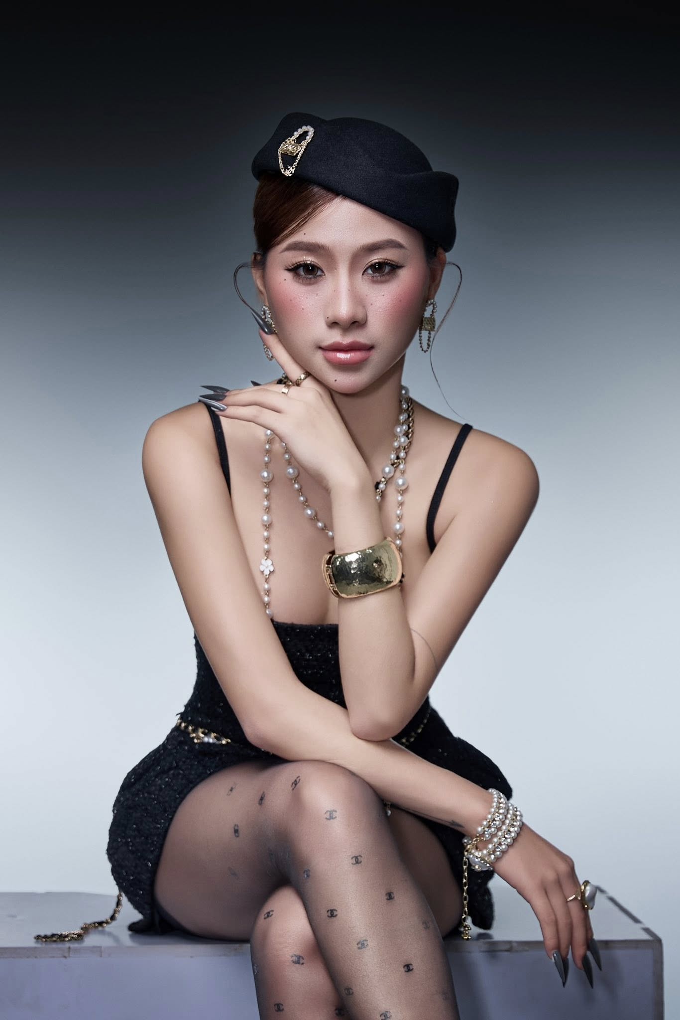 Người "chống lưng" cho Louis Phạm trở lại mạnh mẽ sau loạt drama - Ảnh 8. Người "chống lưng" cho Louis Phạm trở lại mạnh mẽ sau loạt drama - Ảnh 8.