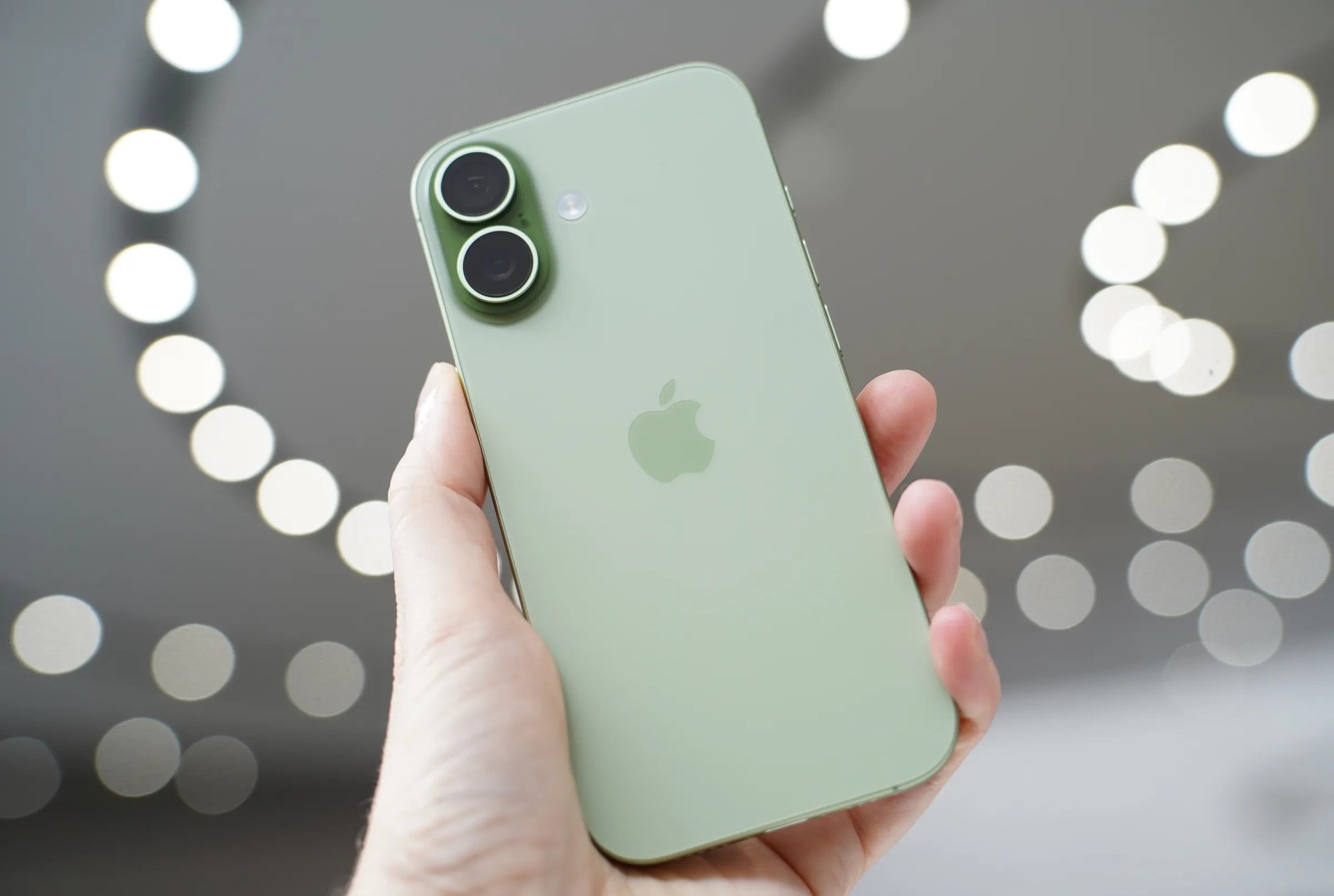 Không phải iPhone 17 Pro Max, đây mới là mẫu iPhone "cháy hàng" kỷ lục, khiến dân tình đổ xô đặt mua - Ảnh 1.