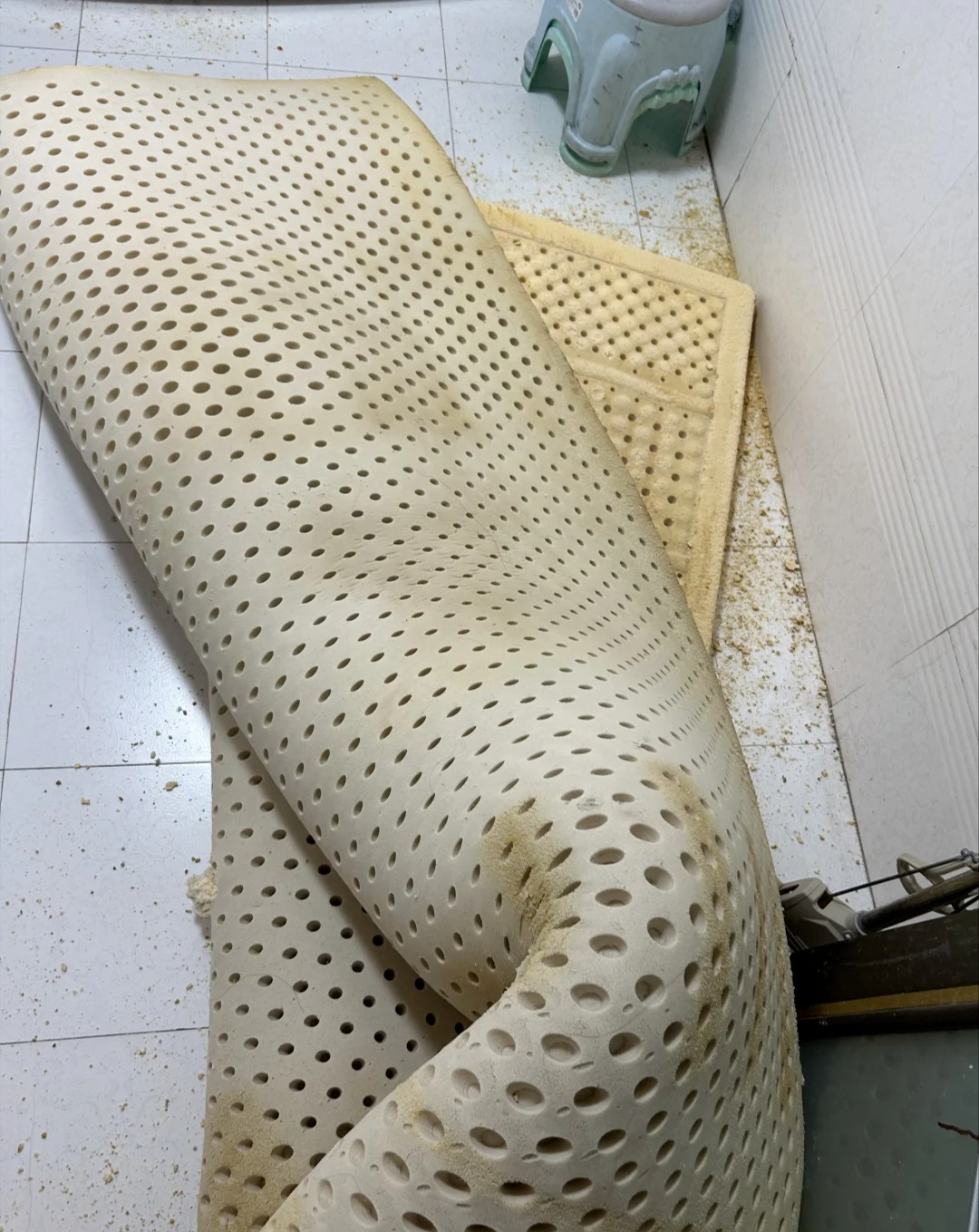 6 món đồ là "sát thủ" giấu mặt trong nhà gây hại sức khỏe - Ảnh 5. 6 món đồ là "sát thủ" giấu mặt trong nhà gây hại sức khỏe - Ảnh 5.