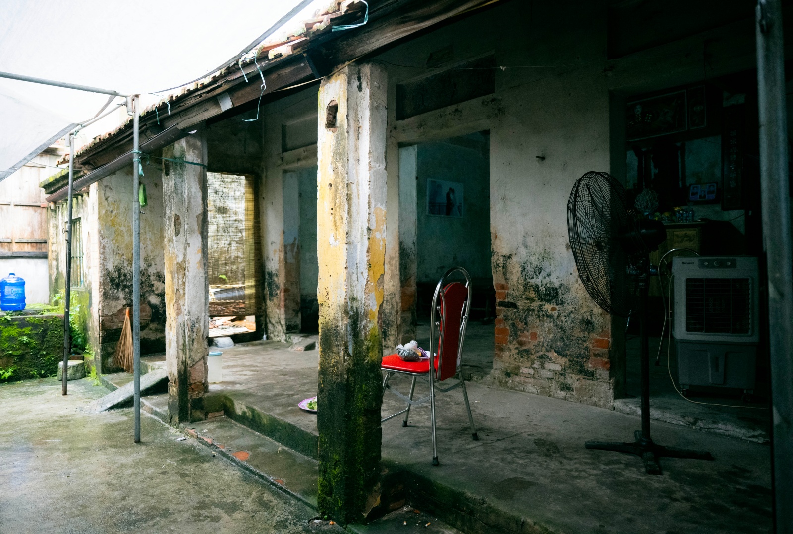 Vụ nữ sinh H&agrave; Nội bị t&agrave;i xế xe bồn t&ocirc;ng tử vong: Vừa thi đỗ cấp 3, gia cảnh kh&oacute; khăn, mới chuyển về nh&agrave; mới chưa được bao l&acirc;u th&igrave; tai họa ập đến- Ảnh 2.