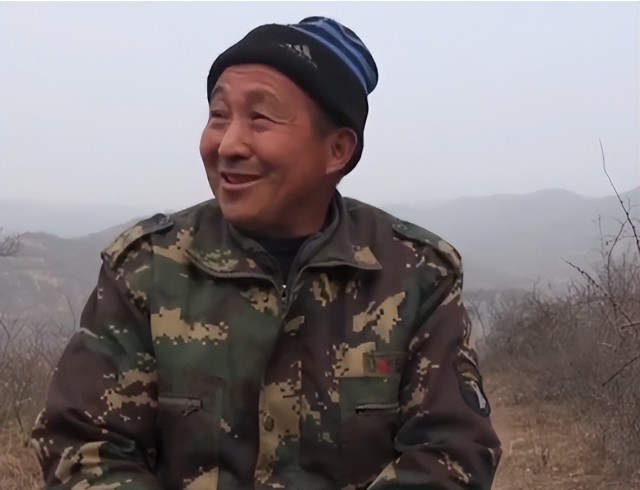 Thấy "phượng hoàng" ẩn nấp sau nhà dân, chuyên gia nói: Đây là loài vật quý tới mức được quốc gia bảo vệ - Ảnh 1. Thấy "phượng hoàng" ẩn nấp sau nhà dân, chuyên gia nói: Đây là loài vật quý tới mức được quốc gia bảo vệ - Ảnh 1.