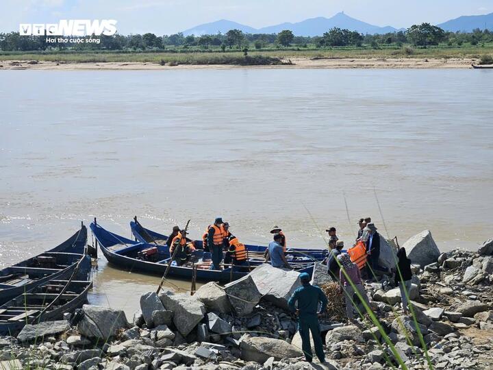 Lật xuồng máy trên sông Ba ở Đắk Lắk: Nỗi đau không thể nguôi ngoai của người chồng - Ảnh 2.