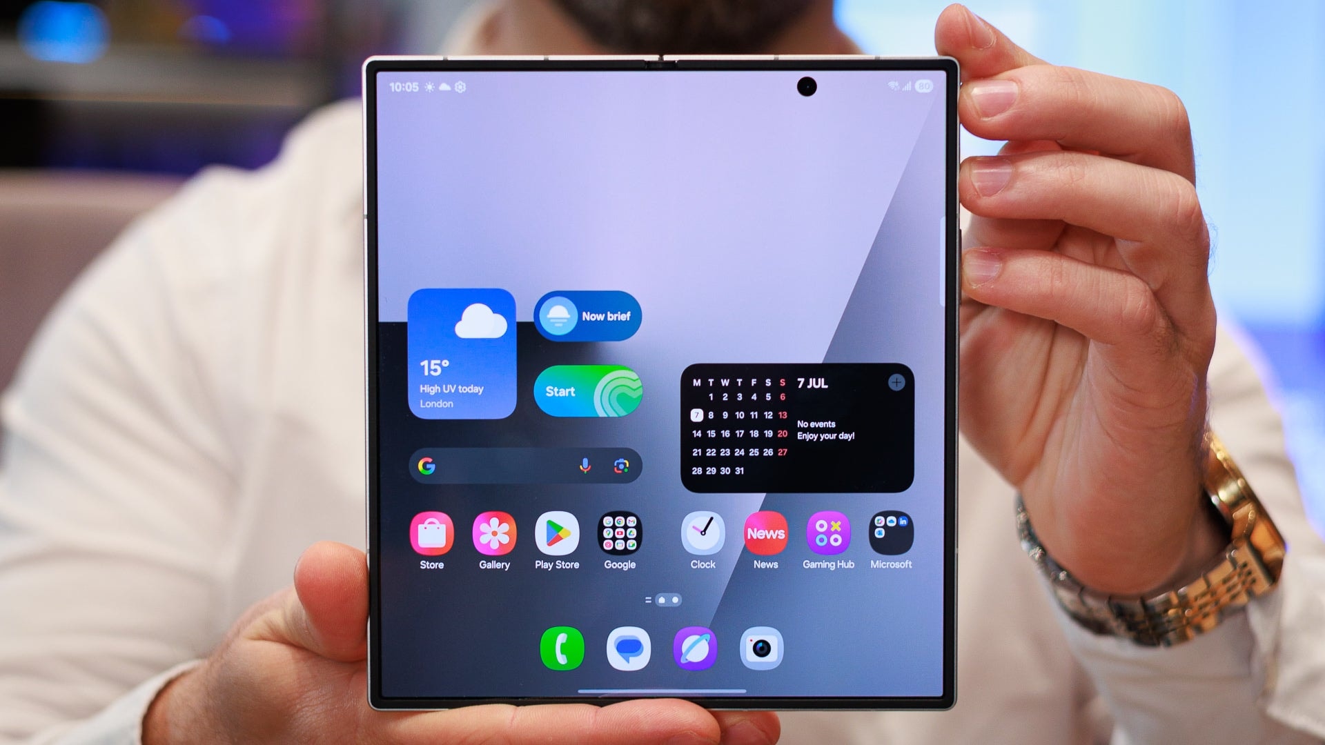 Đặt hai biểu tượng thiết kế của Samsung và Apple lên bàn cân: Hai hướng đi khác biệt, cùng khát vọng tiên phong- Ảnh 2.